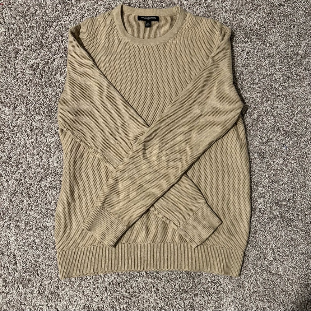Banana Republic Men's Tan Crewneck Sweater